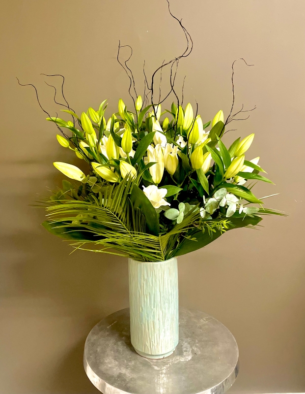 Luxury white oriental lilly vase (HUGE)
