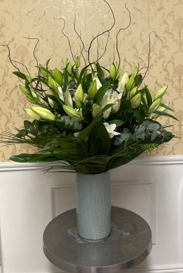 Luxury white oriental lilly vase (HUGE)