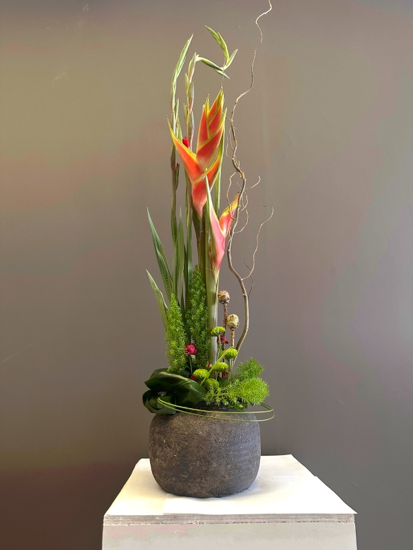 classic arrangement very modern with lots of impact. 