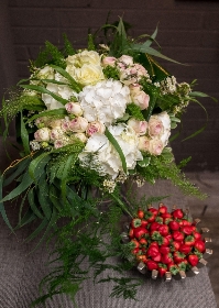 A selection of garden type varieties in shades of whites and greens