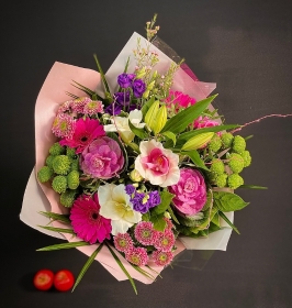 wonderfully vibrant bouquet,great choice.