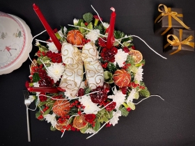 Festive classic candle arrangement