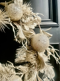 Christmas Door Wreath (gold)