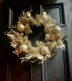 Christmas Door Wreath (gold)